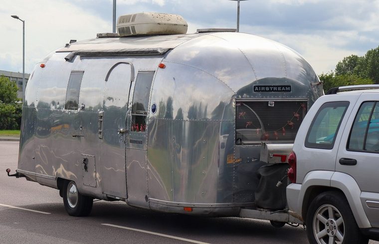 Airstream Safari Caravan