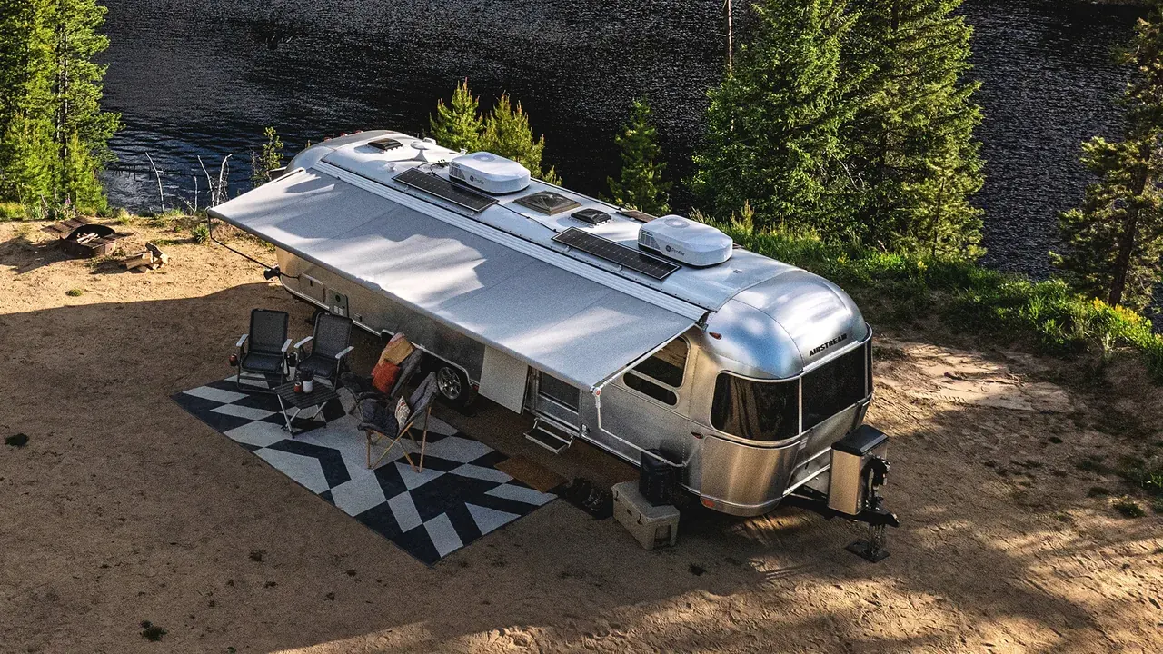 Airstream Flying Cloud